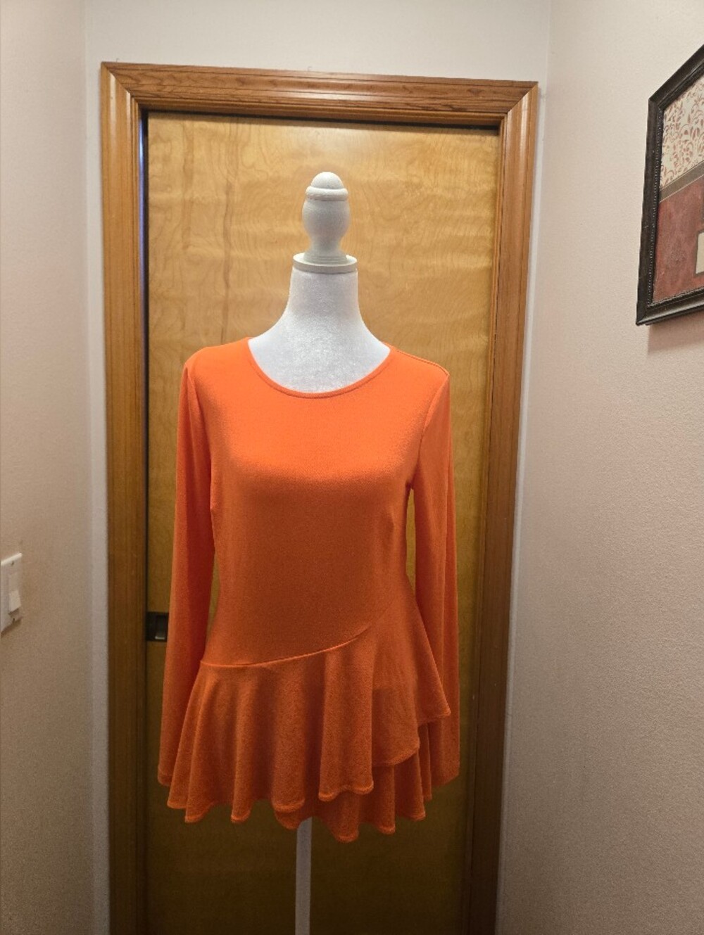 Beige by eci Women's Coral Ruffle-Hem Long Sleeve Top Size S